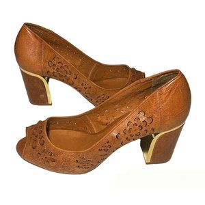 Luz Da Lua Brown Cutout floral Brown Gold Heels Size 10
